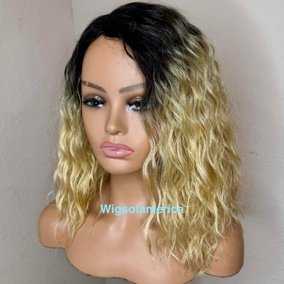 Premium quality synthetic wig - Picture 2 of 7